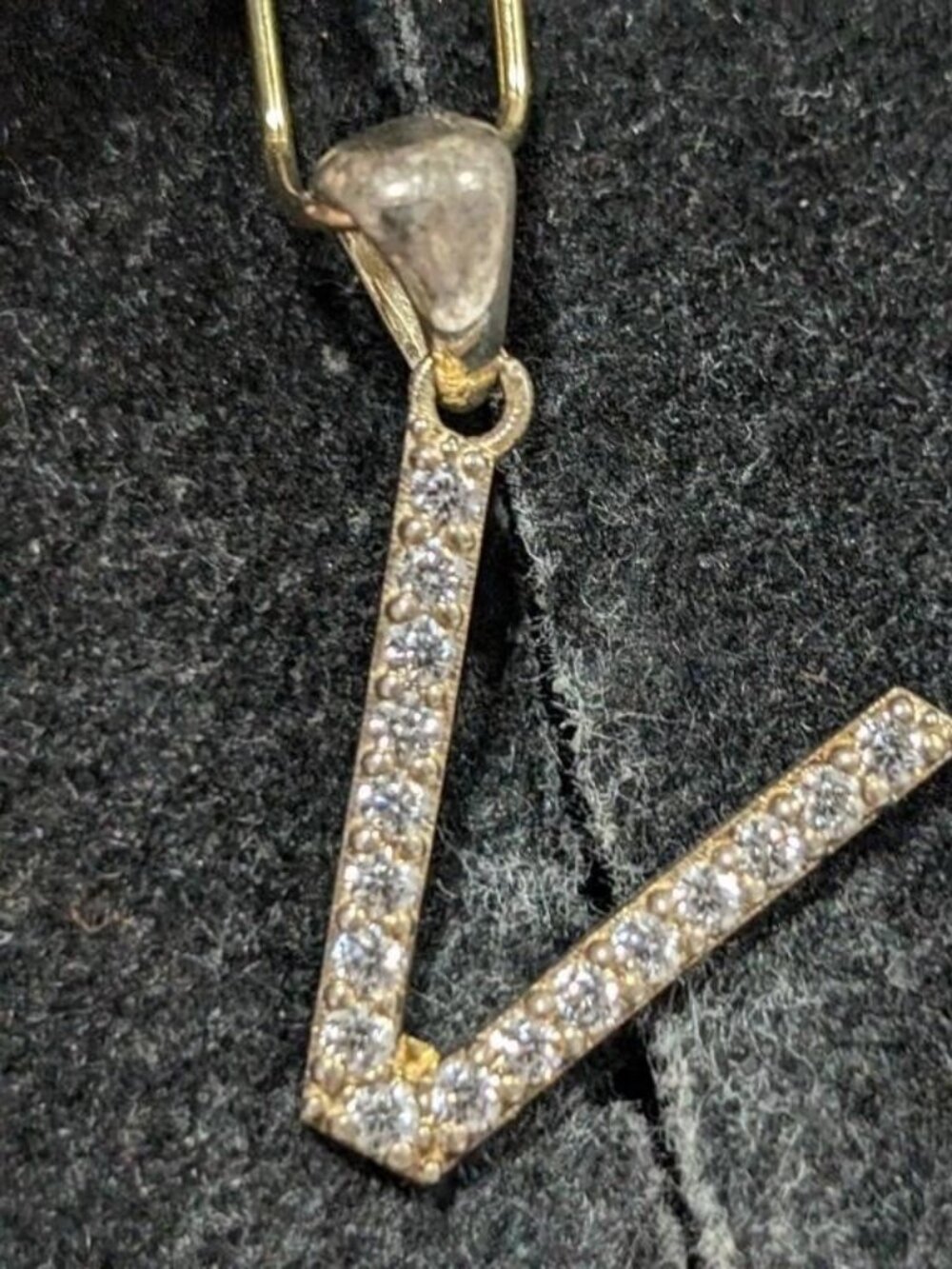 .925 Sterling Silver V pendant with Cubic Zirconia